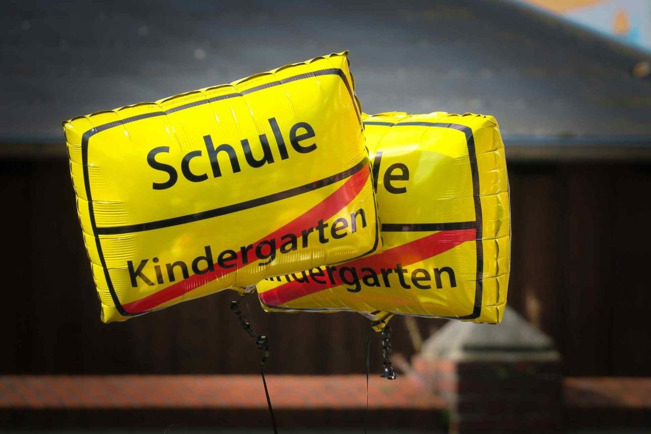 Balloon with back-to-school inscription