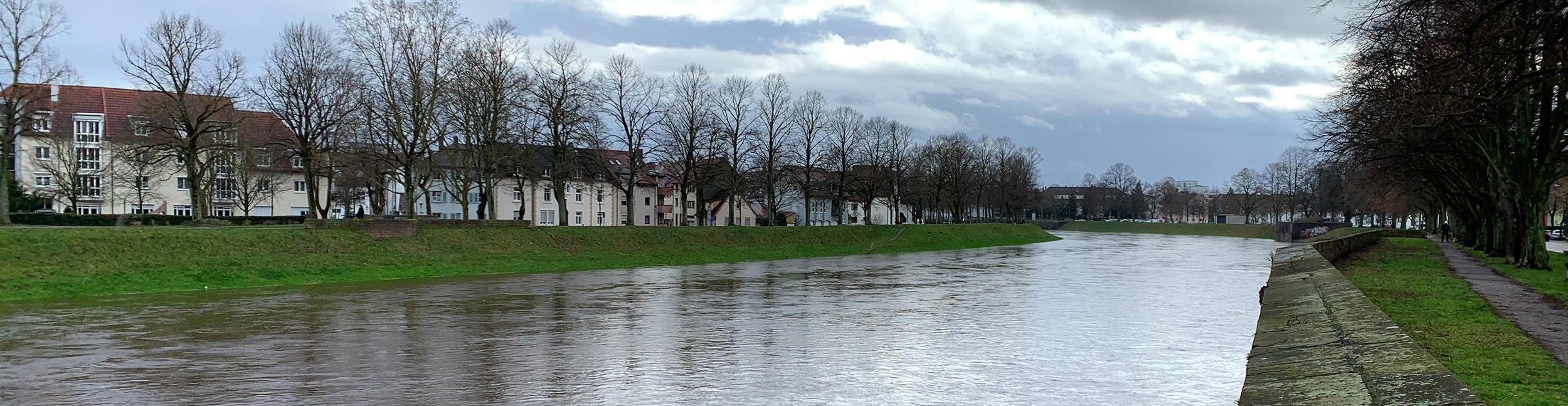Murg in Rastatt bei Hochwasser.