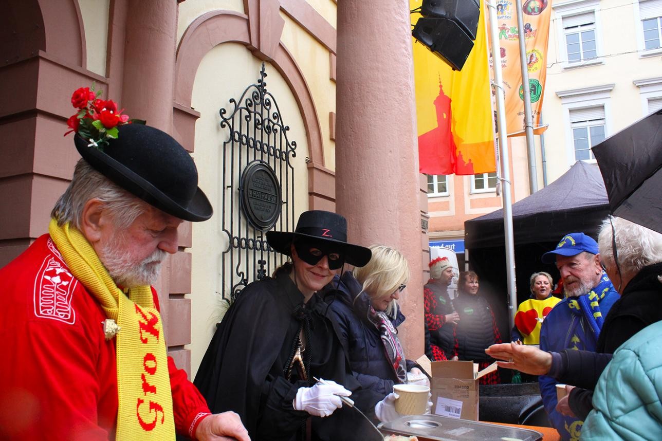 OB Müller distributes fool's soup