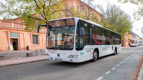 Bus devant le château de Rastatt