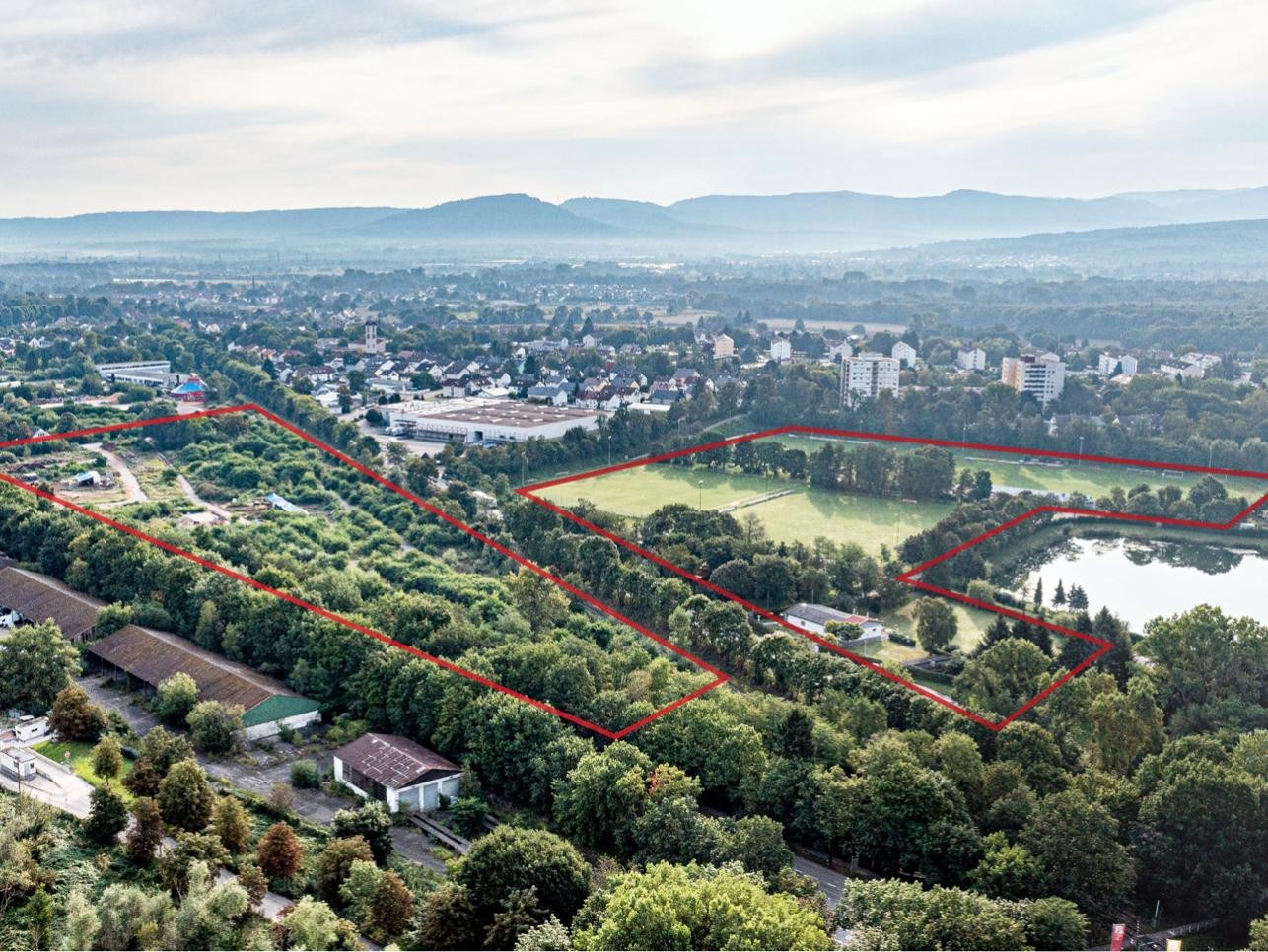 La nouvelle clinique centrale doit être construite sur l'actuel terrain de sport au bord du lac de Münchfeld.
