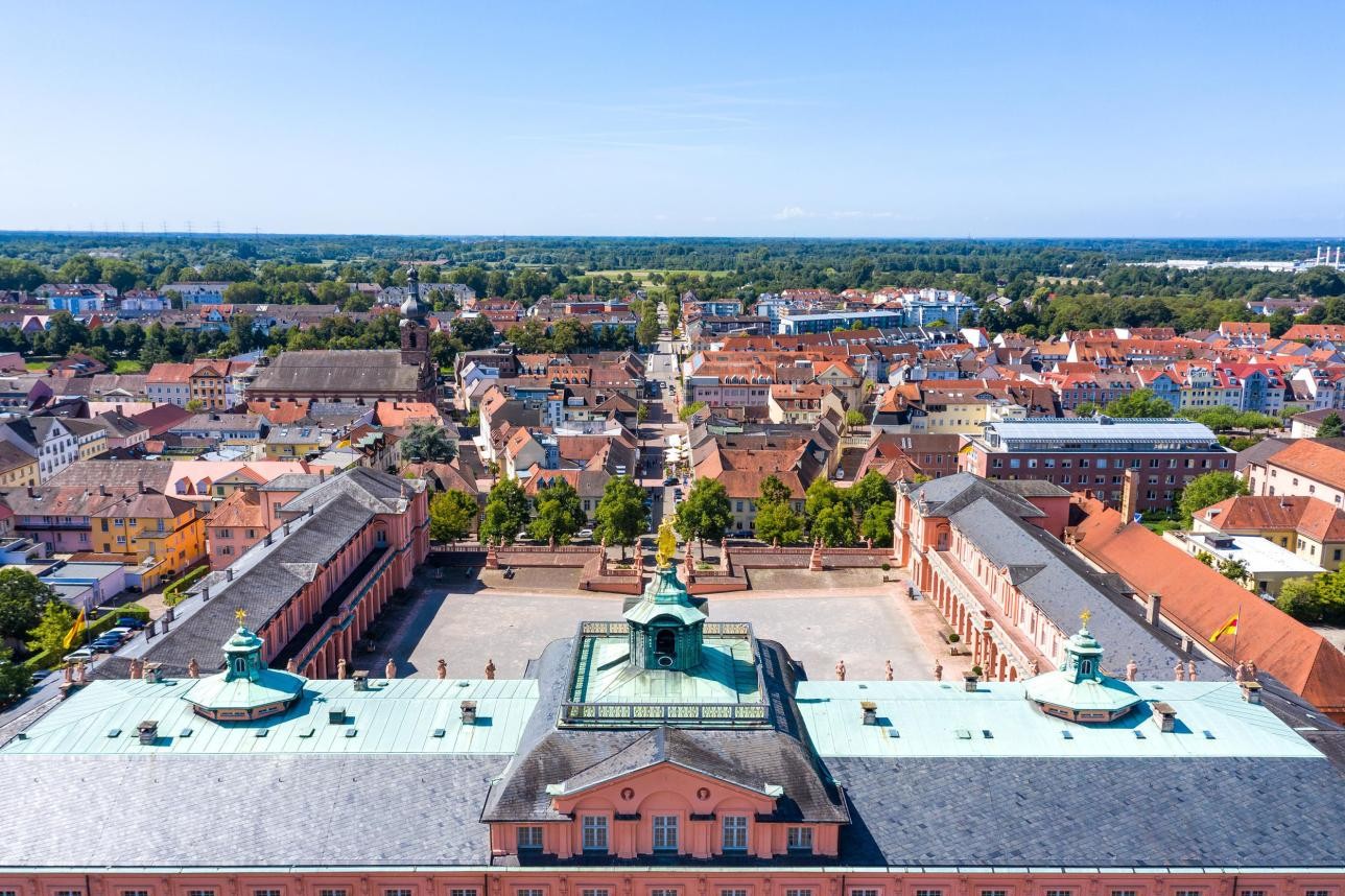 Luftaufnahme Stadt Rastatt mit dem Blick vom Schloss in die Innenstadt