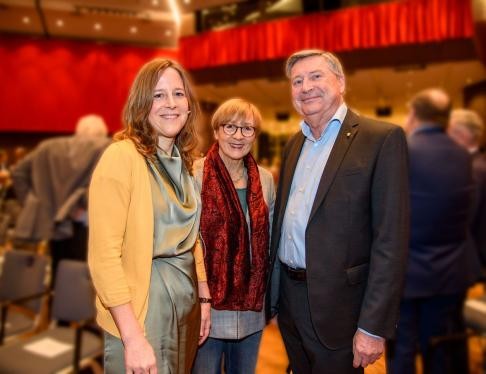 Oberbürgermeisterin Monika Müller, Roland Walter und Gast