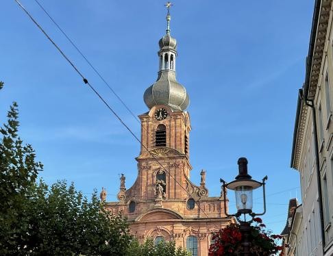 Im Rahmen der Führung erhalten interessierte Teilnehmerinnen und Teilnehmer einen Einblick in die barocke Stadtkirche und ihre Geschichte