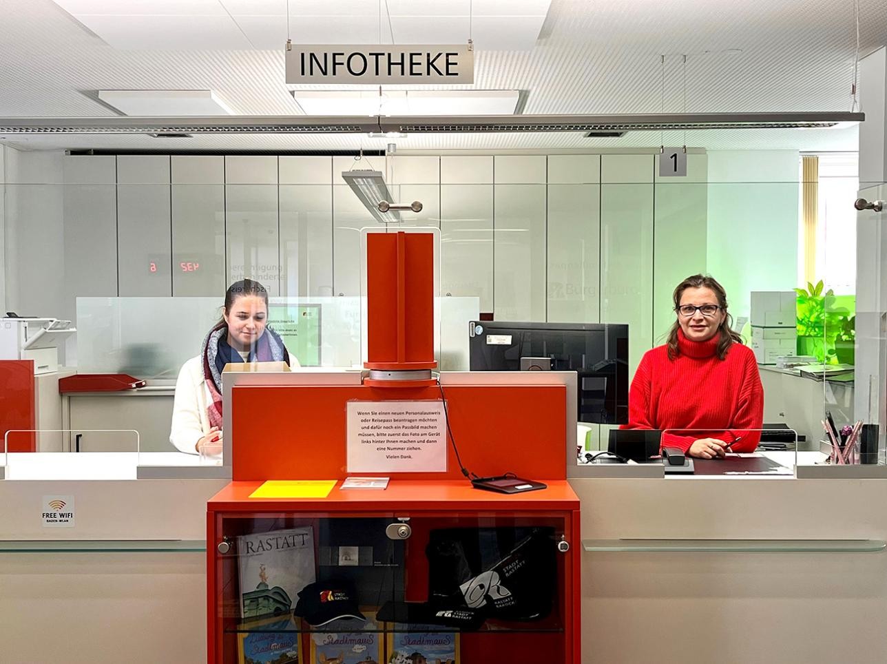 Information desk in the citizens' office of the city of Rastatt at Herrenstraße 15