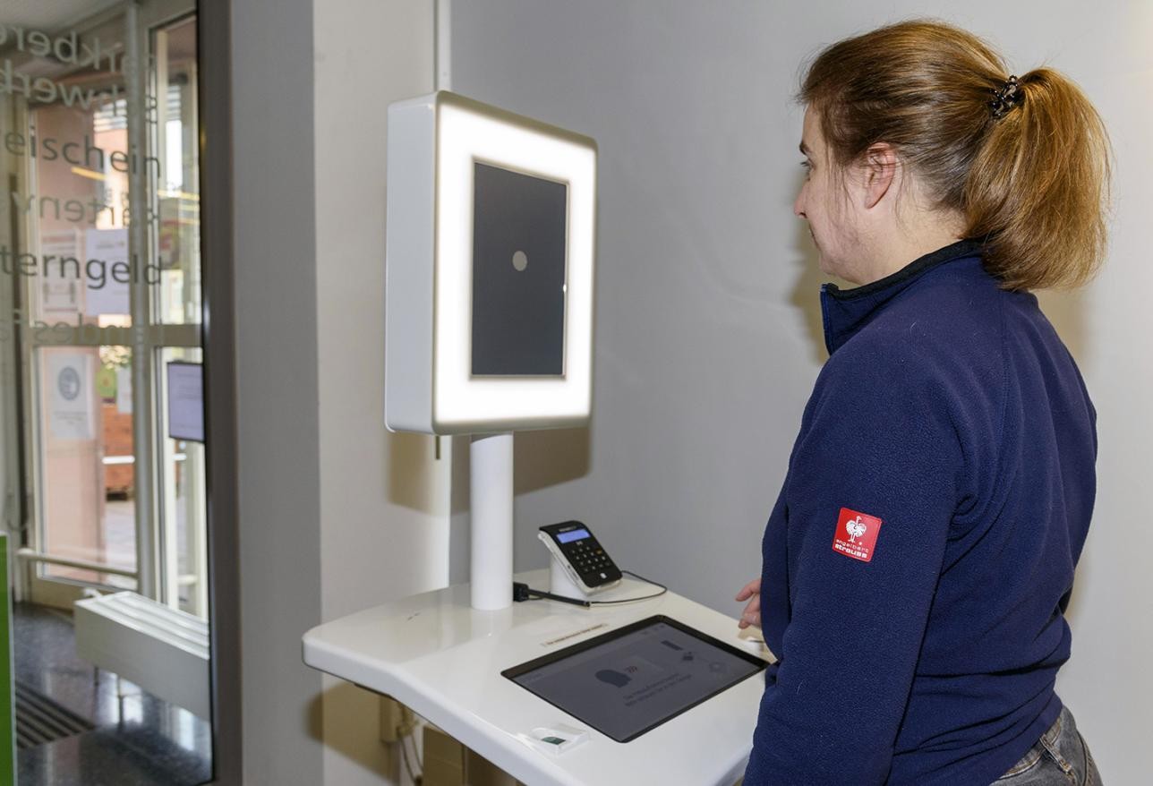 Self-service terminal in the citizens' office