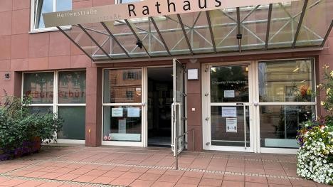 Entrance Bürgerbüro at Herrenstraße 15 in Rastatt.