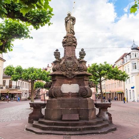 Historical Route Station 6: Alexius Fountain on the market square in Rastatt