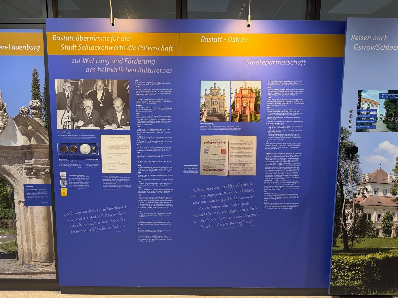 Aufnahme der Wandtafel über die Städtepartnerschaft im Schlackenwerth-Zimmer. Foto: Stadt Rastatt / Samira Kaiser Aufnahme der Wandtafel über die Städtepartnerschaft im Schlackenwerth-Zimmer