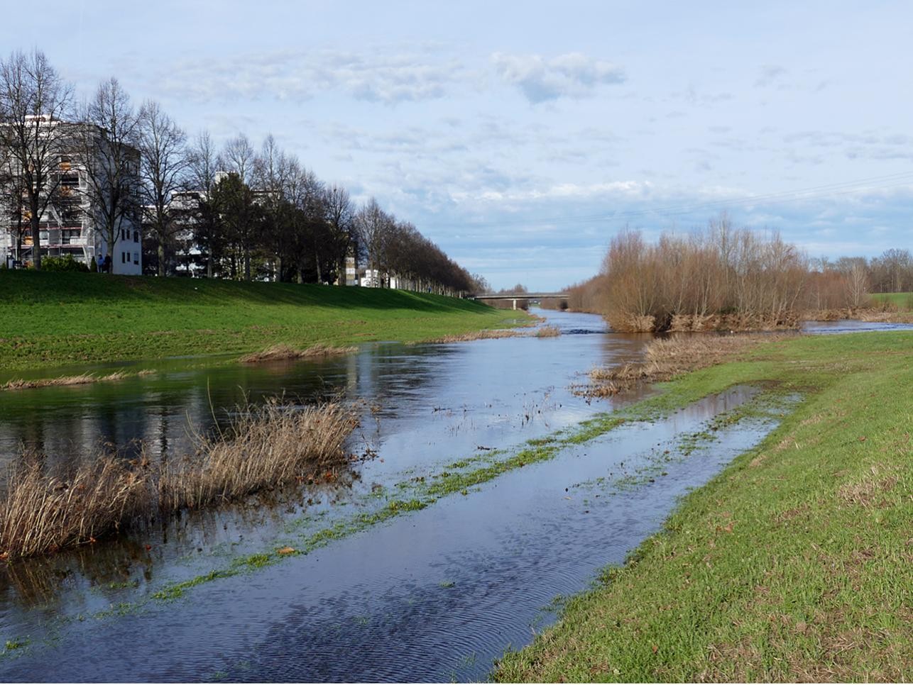 Lit de la Murg inondé à Rastatt.