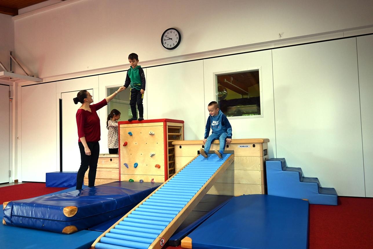 Kinder turnen
