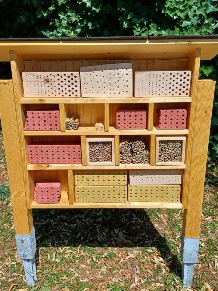 Insektenhotel für Wildbienen