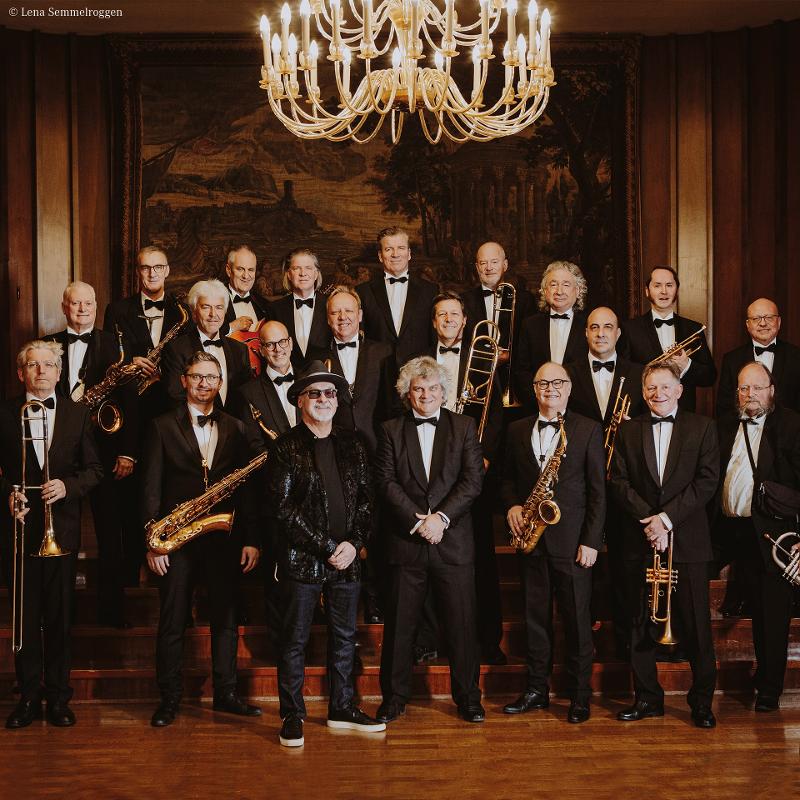 Gruppenfoto Musiker Paul Carrack & SWR Big Band und Strings mit Special Guest Ida Sand, Foto: Lena Semmelroggen