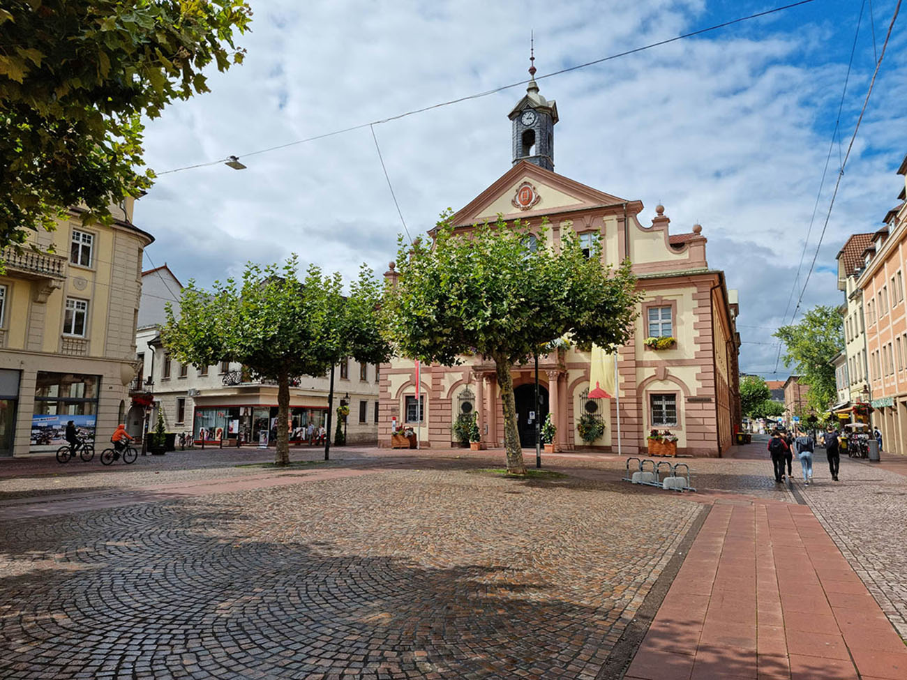 Marktplatz und Historisches Rathaus in Rastatt
